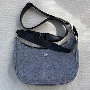 lululemon athletica glitter city essentials shoulder bag